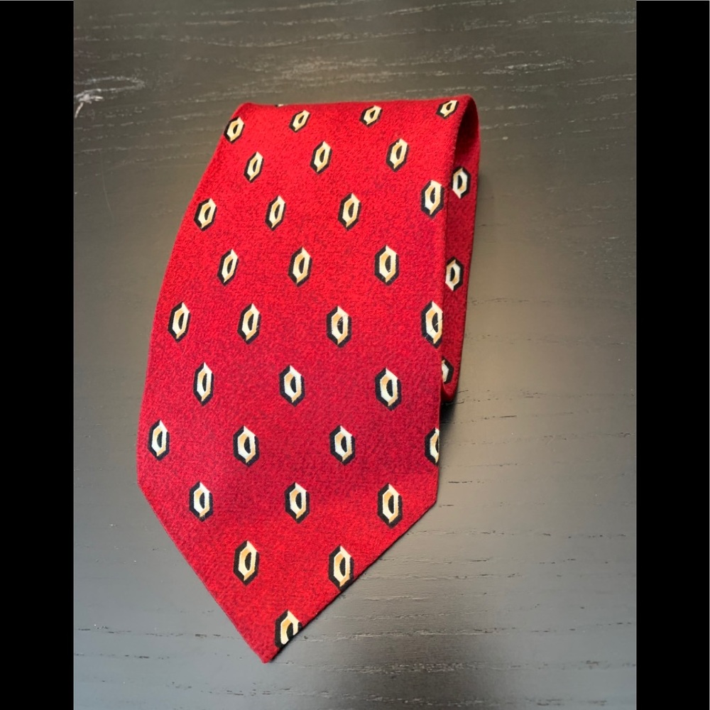 Di Moggio hand made silk tie.